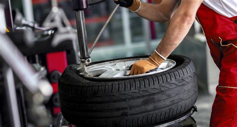  Styrene-Butadiene Rubber: Quel Matériau Époustouflant Pour Les Pneumatiques et les Joints!